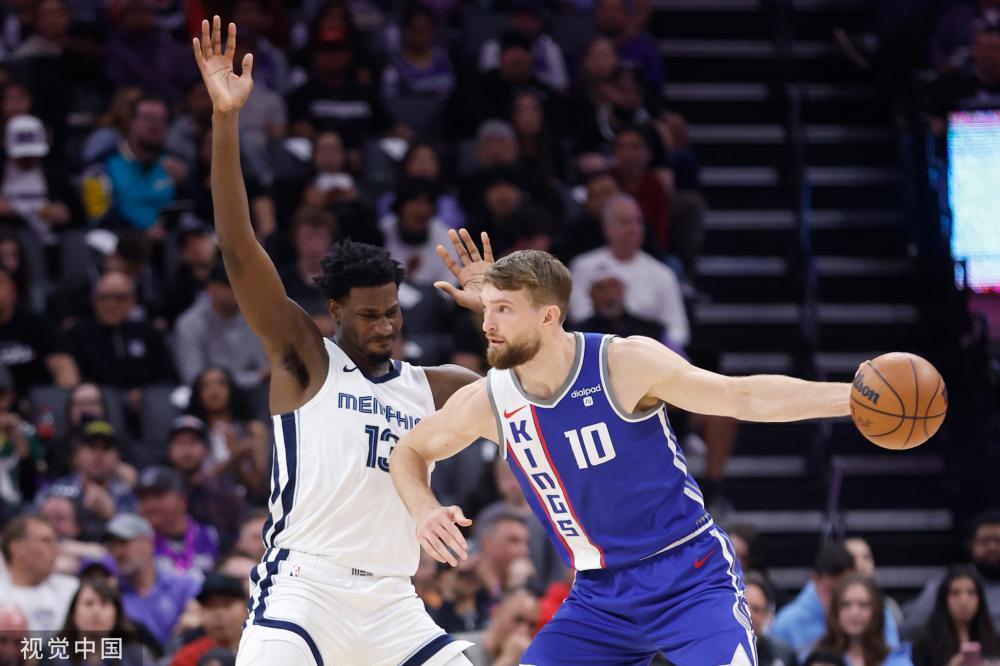 羽佳表现出 羽佳表现出