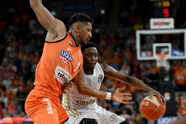 经过多年积 经过多年积