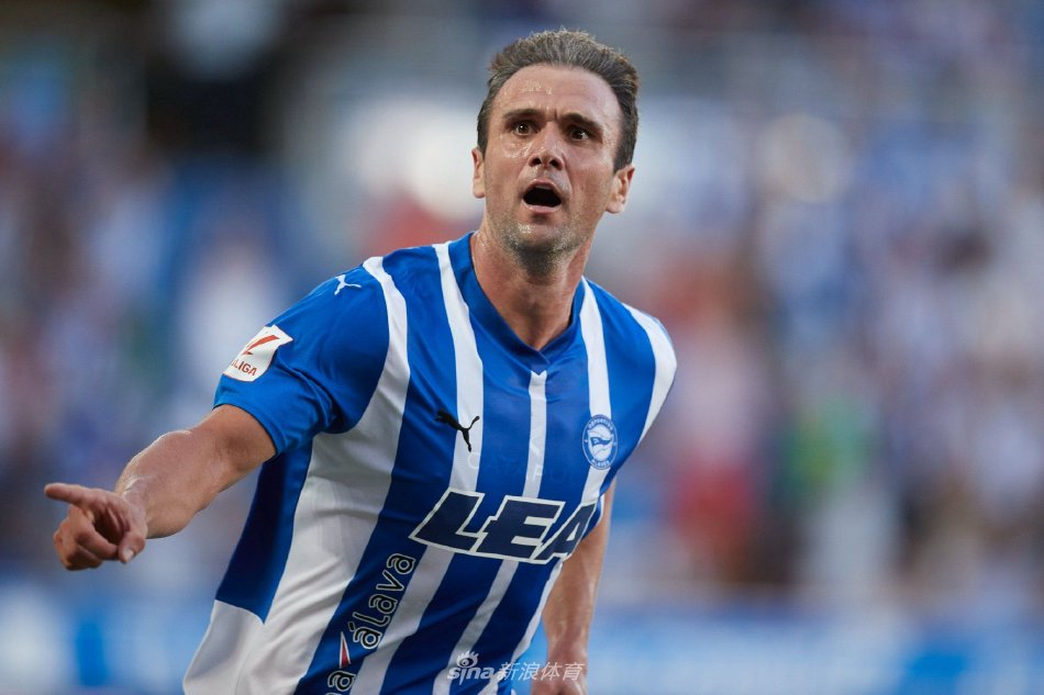 季在客场迈 季在客场迈