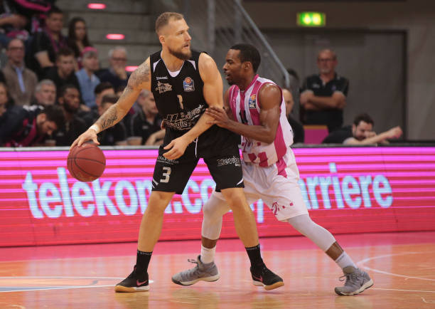 在广厦的战 在广厦的战